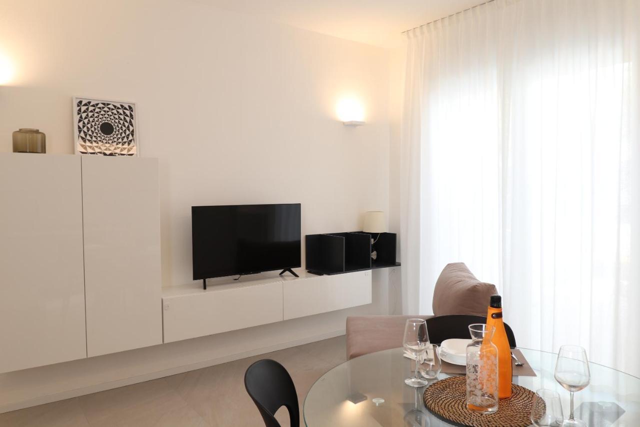 Tre Leoni Apartment